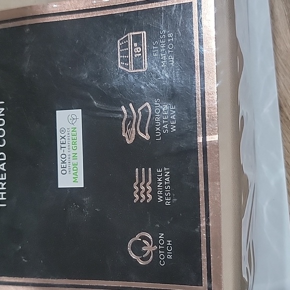 1400 Thread Count Full Sheet Set. - Picture 2 of 5